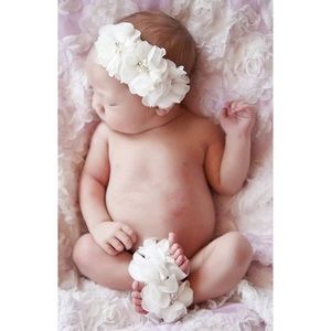 ▪️White Floral Barefoot Sandals & Headband